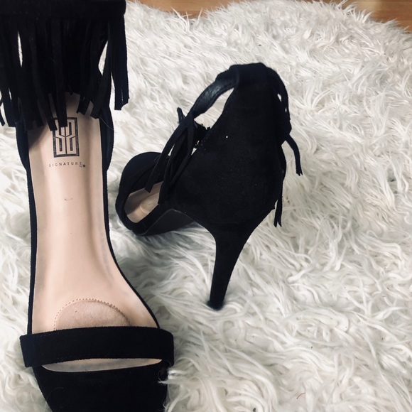 Black Heels - Picture 4 of 5